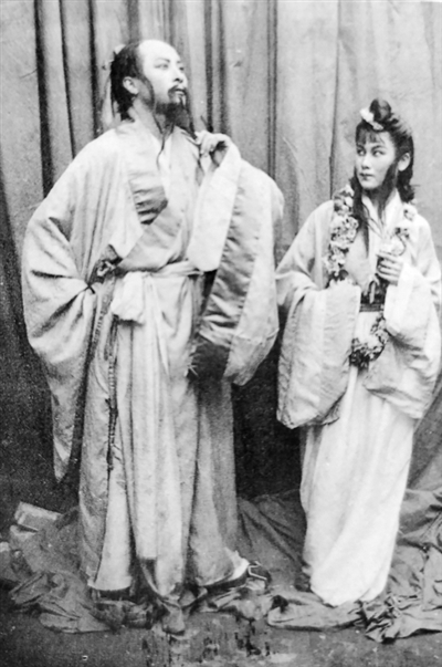 宇轩配资 红幕赤声拨时弦（抗战文艺作品巡礼）